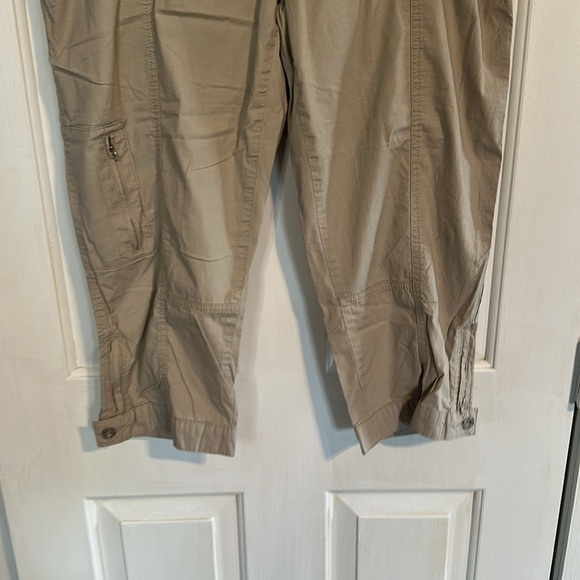Collection L tan Capri size 14 women’s - Picture 2 of 6